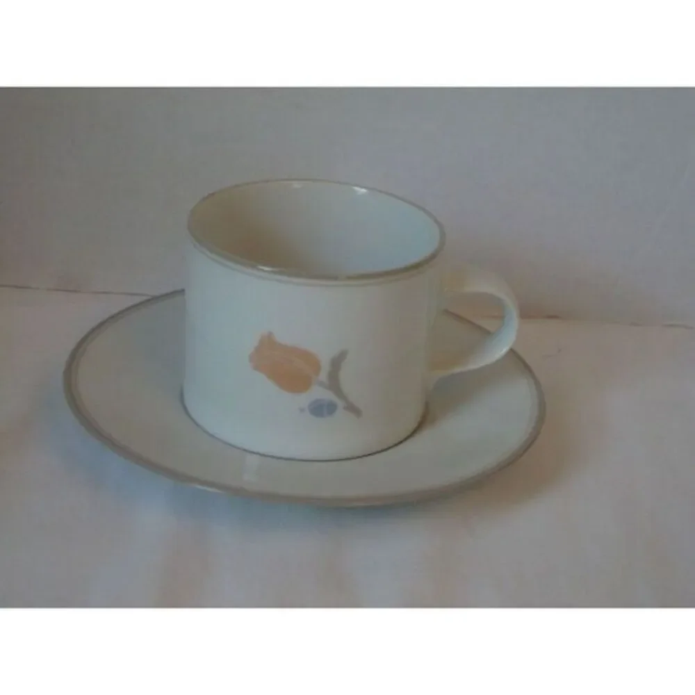 Dansk Tivoli La Tulipe - Taupe Teacup Cup and Saucer‎ Set (s)